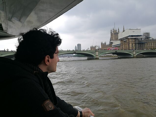 8 Nicola Ziggiotto on the Thames - picture by Justina Wohlrab